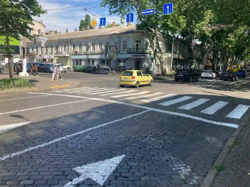 В Одесі на Італійській вулиці стартували роботи з оновлення дорожньої розмітки