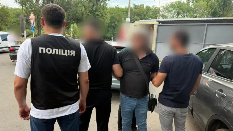 Посадовця Одеської міськради затримали за підозрою у хабарництві на пляжі “Лузанівка”
